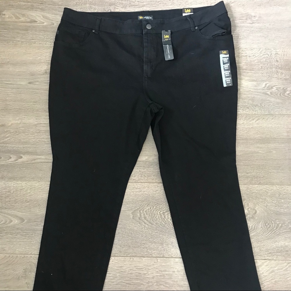 NWT, Lee Plus, Relaxed Fit, Straight Leg, Size 26W